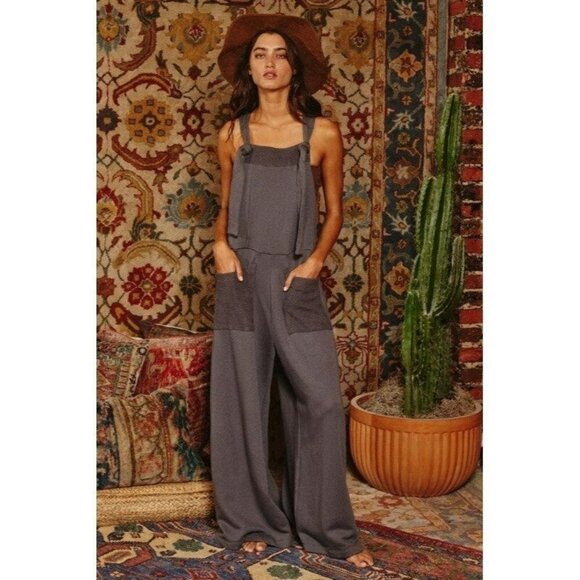 Good Days Jumpsuit with Pockets in Charcoal